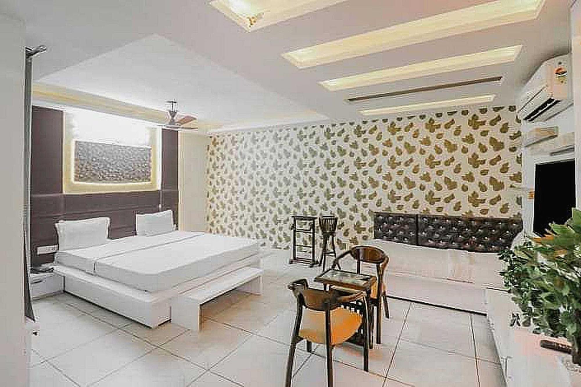 Super Hotel O Vivaan Residency Rohtak Luaran gambar