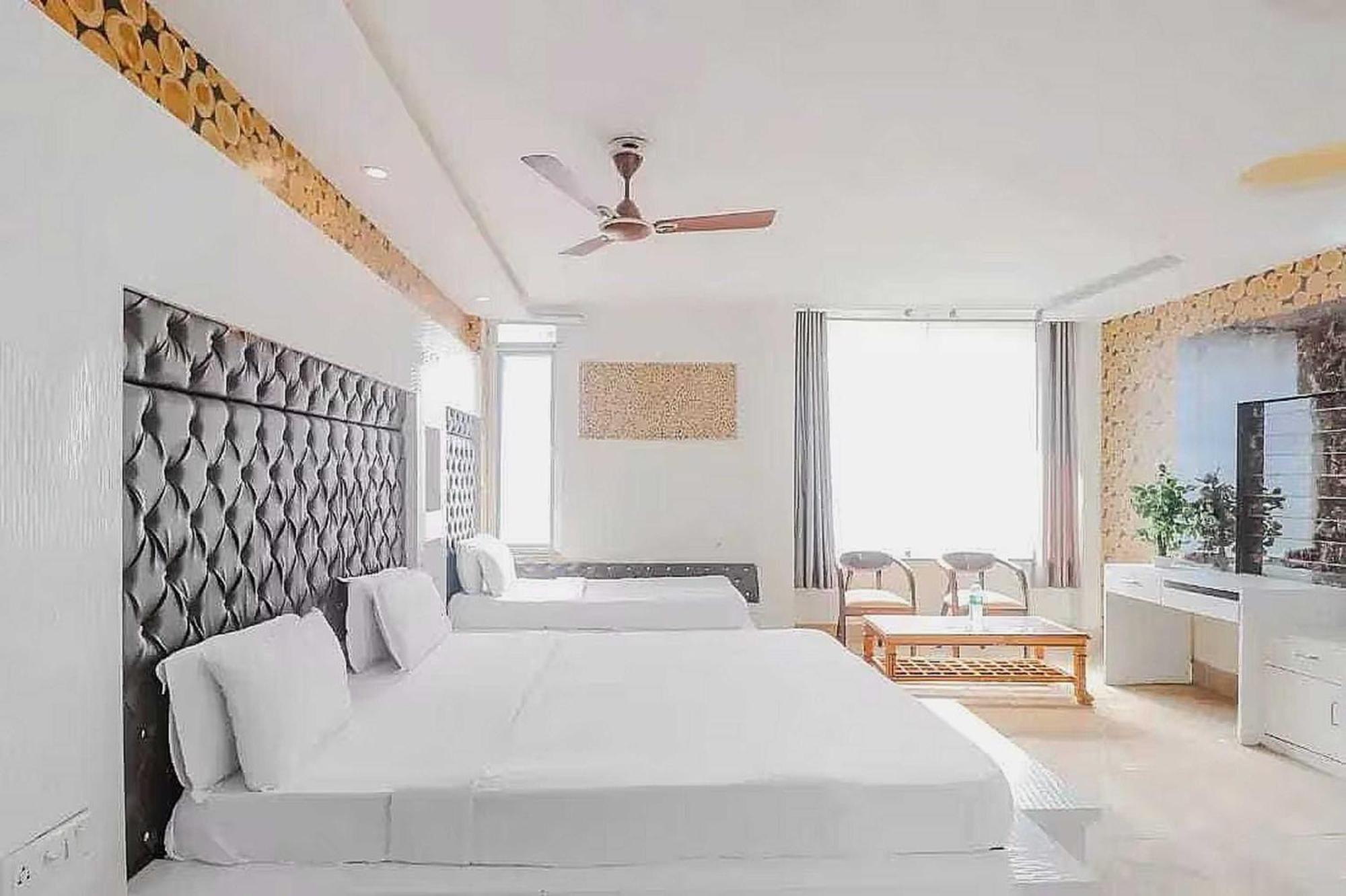 Super Hotel O Vivaan Residency Rohtak Luaran gambar